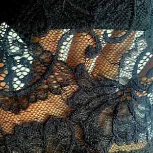 Cute dress! Wear off the shoulders, stretchy and comfortable.